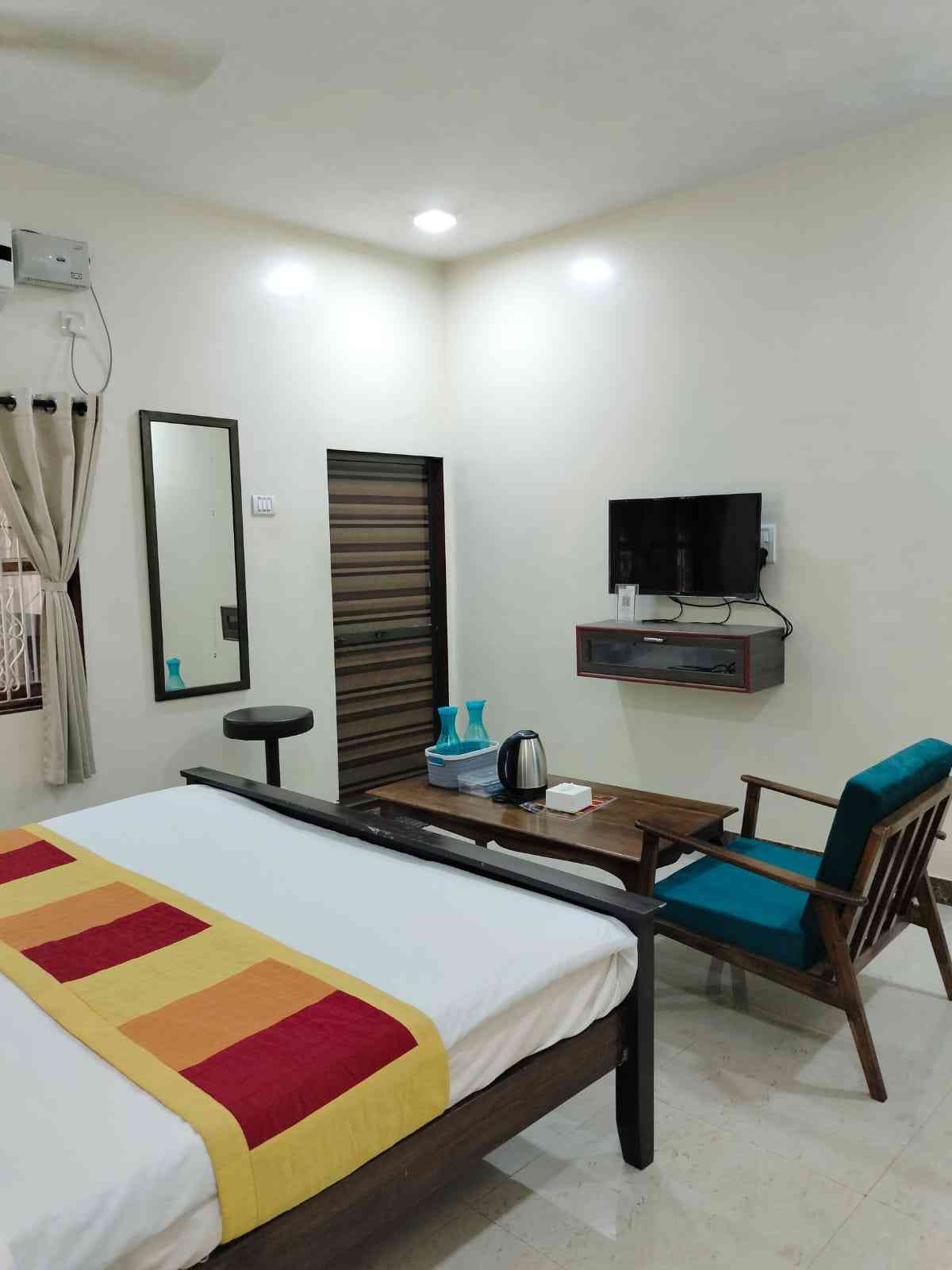 Redstone Super Deluxe Room — photo 3