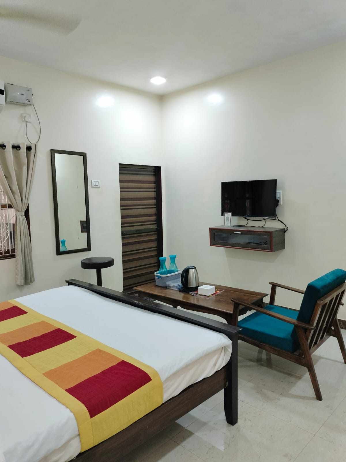 Redstone Super Deluxe Room, Ganpatipule photo 3