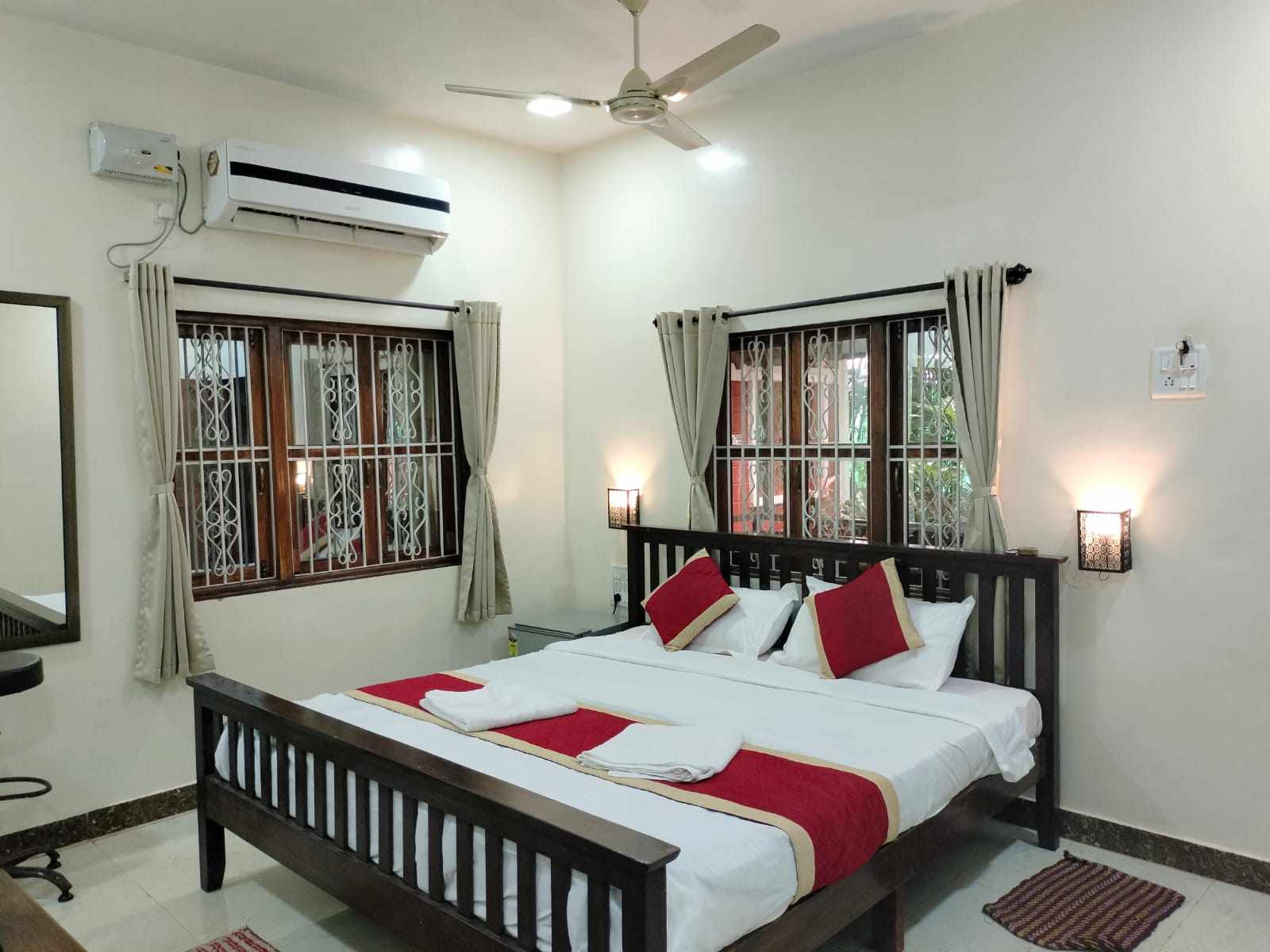 Redstone Super Deluxe Room, Ganpatipule photo 2